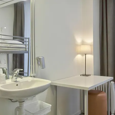 Saga Poshtel Central Vandrarhem *