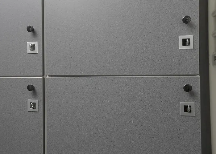 Saga Poshtel Central