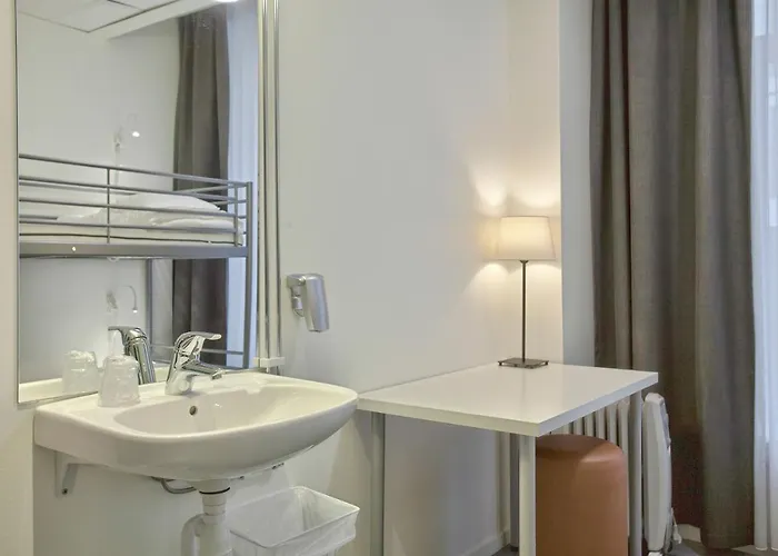 Saga Poshtel Central Vandrarhem *