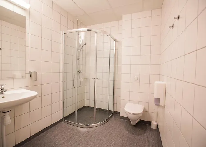 Saga Poshtel Central