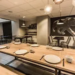 Saga Poshtel Central Hostel *